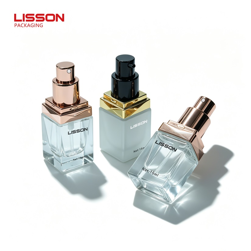 Design de frascos de perfume de vidro premium: tecnologia de vidro com fundo espesso e teste de vazamento da bomba de spray.